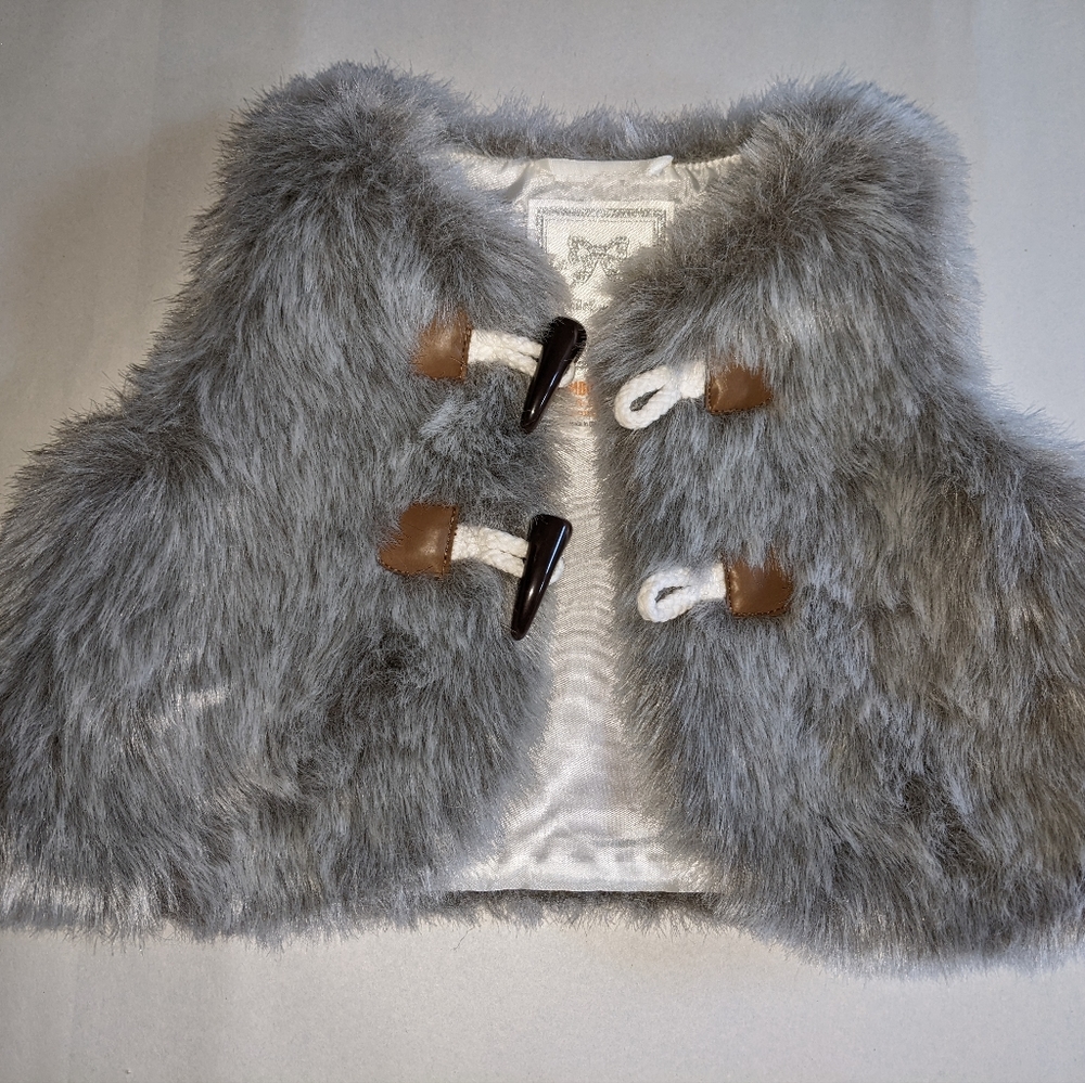 Gymboree Faux Fur Boho Vest Girls Grey Lined Toggle Closure 6-12 months